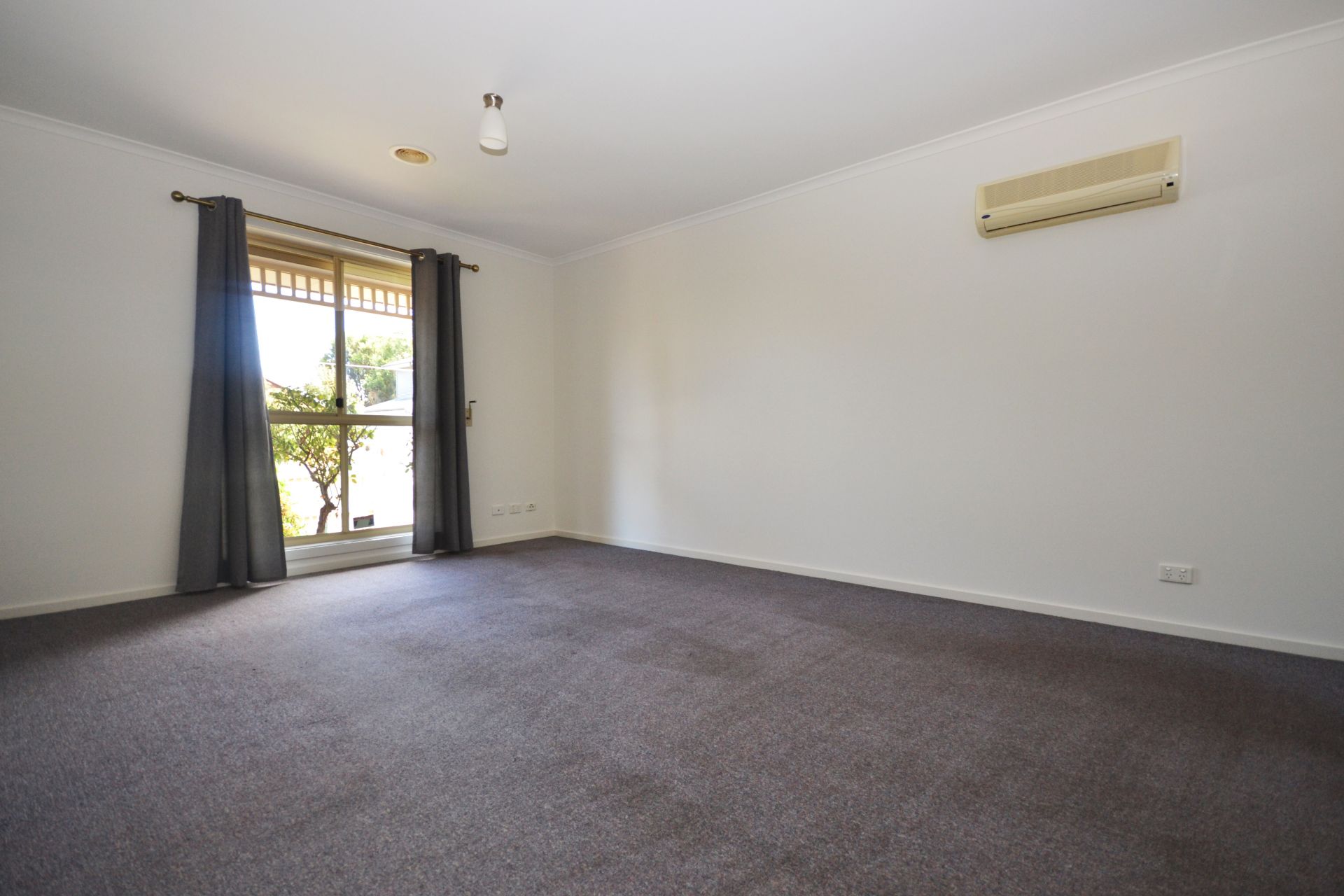 SPACIOUS & QUIET LIVING