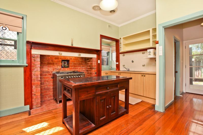 33 Tucker Street, West Footscray - Thumbnail 7