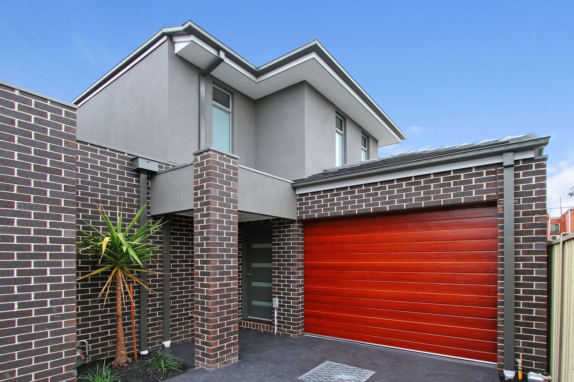 PRESTIGE, STYLE AND SUNFILLED COURTYARD
