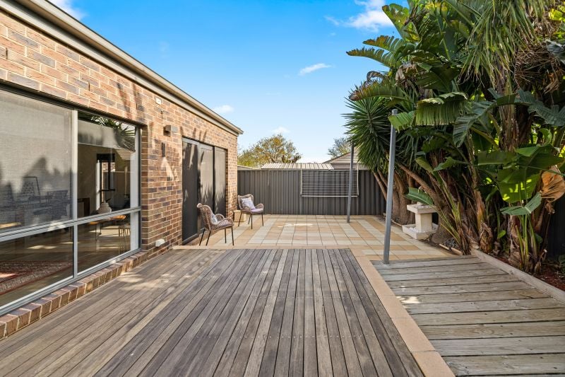 6 Streeton Avenue, Caroline Springs