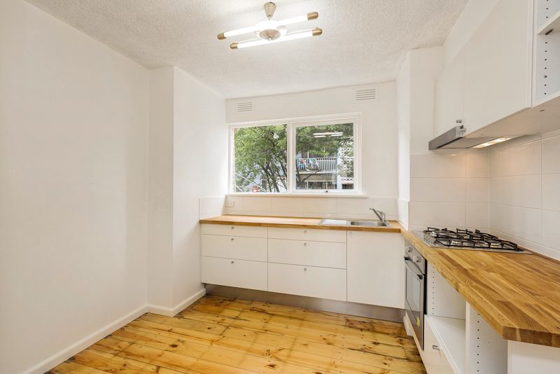 2/108 Cross Street, West Footscray - Thumbnail 5