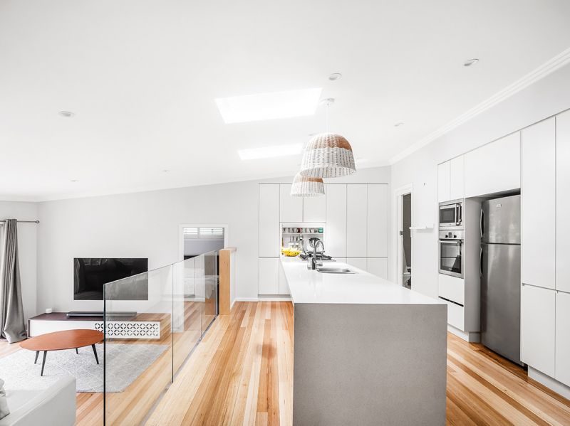 19 Bondell Avenue, Gymea NSW, Gymea - Thumbnail 5