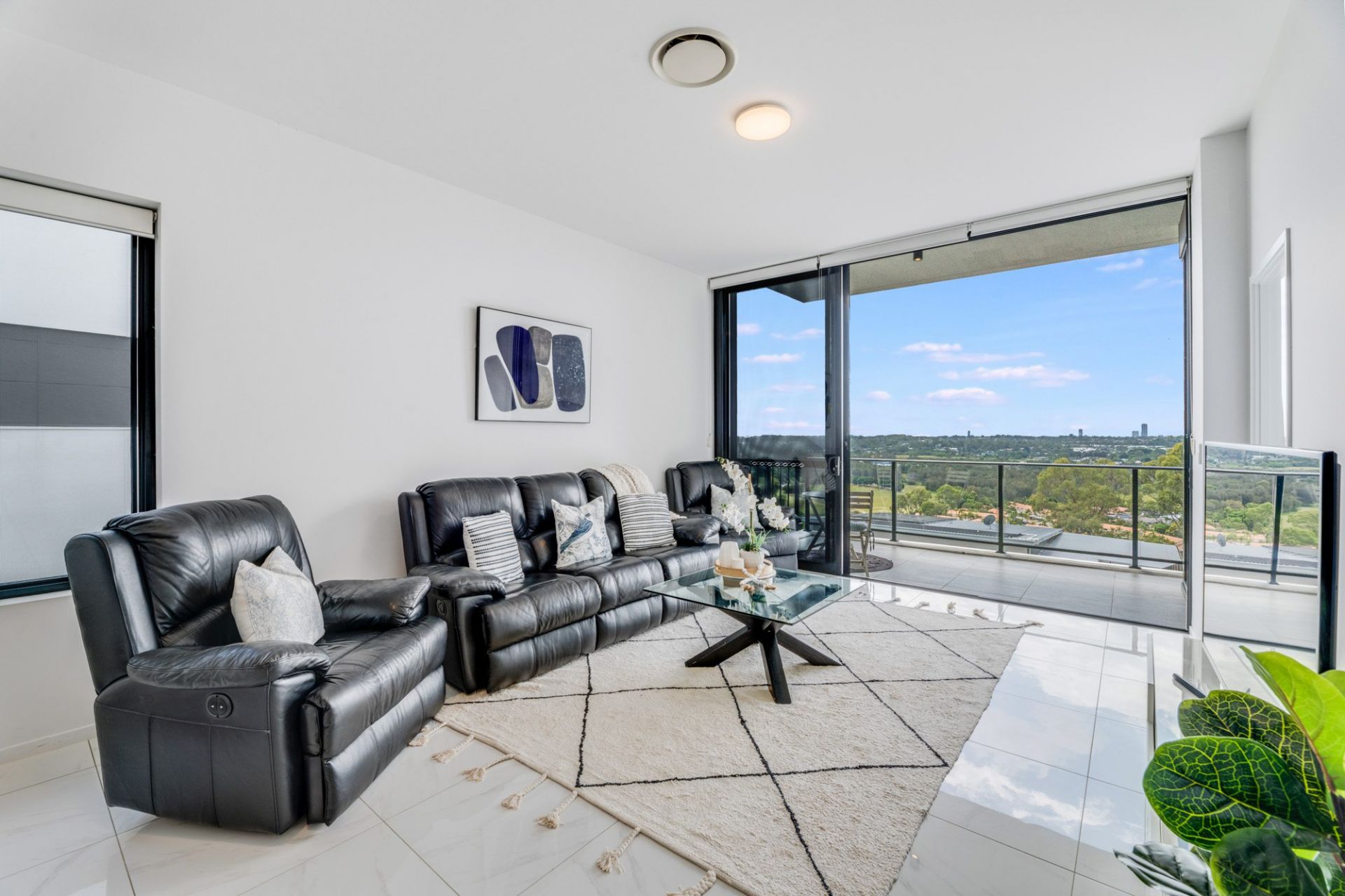 23/34 John Francis Drive, Carrara - Thumbnail 2