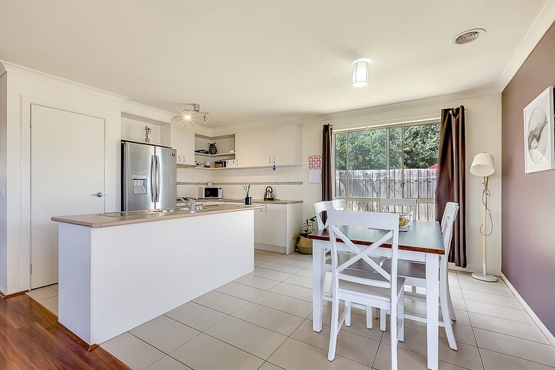 2/6 Conn Court, Bacchus Marsh - Thumbnail 6