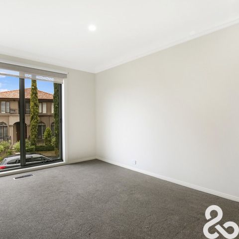 **Executive Family Luxury Living in Ivanhoe**