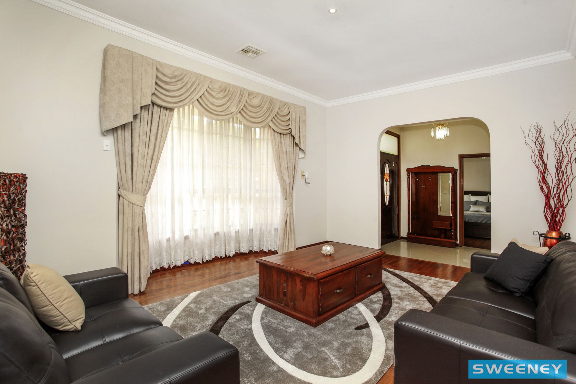 2 Malibu Grove, Taylors Lakes - Thumbnail 7