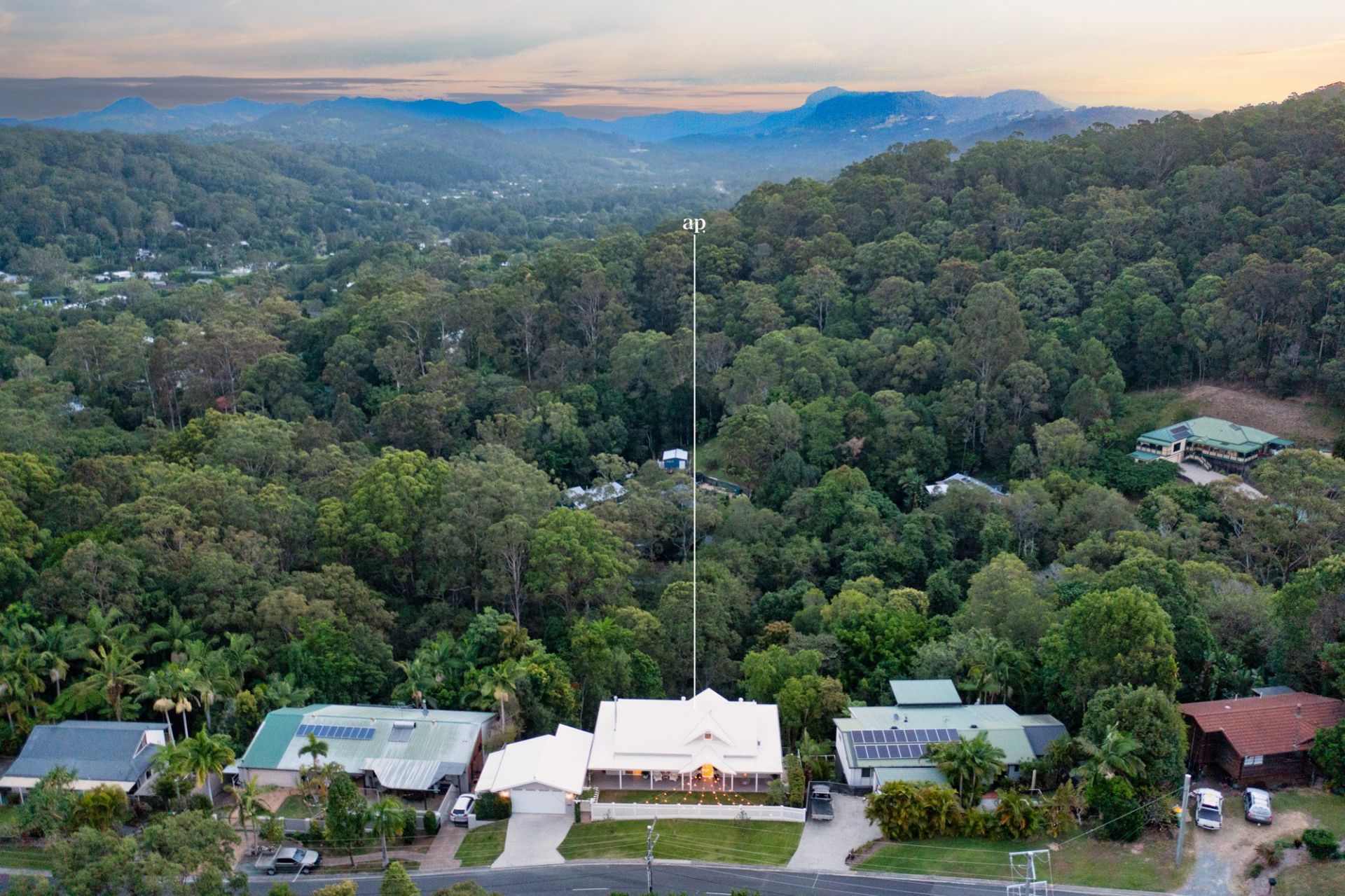 $ 2,130,000, Currumbin Waters - Thumbnail 4
