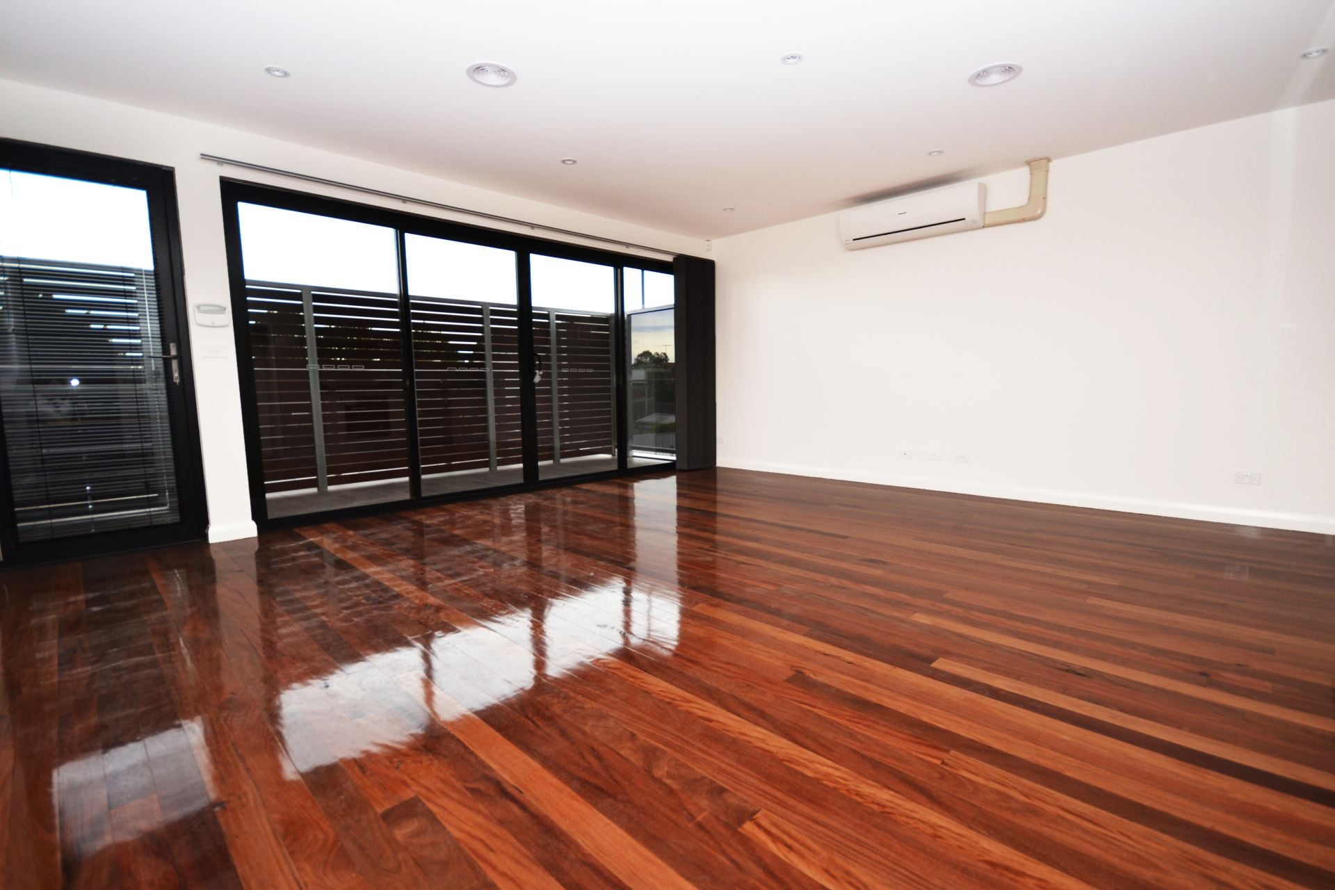 BOUTIQUE LIVING - Power Usage Included