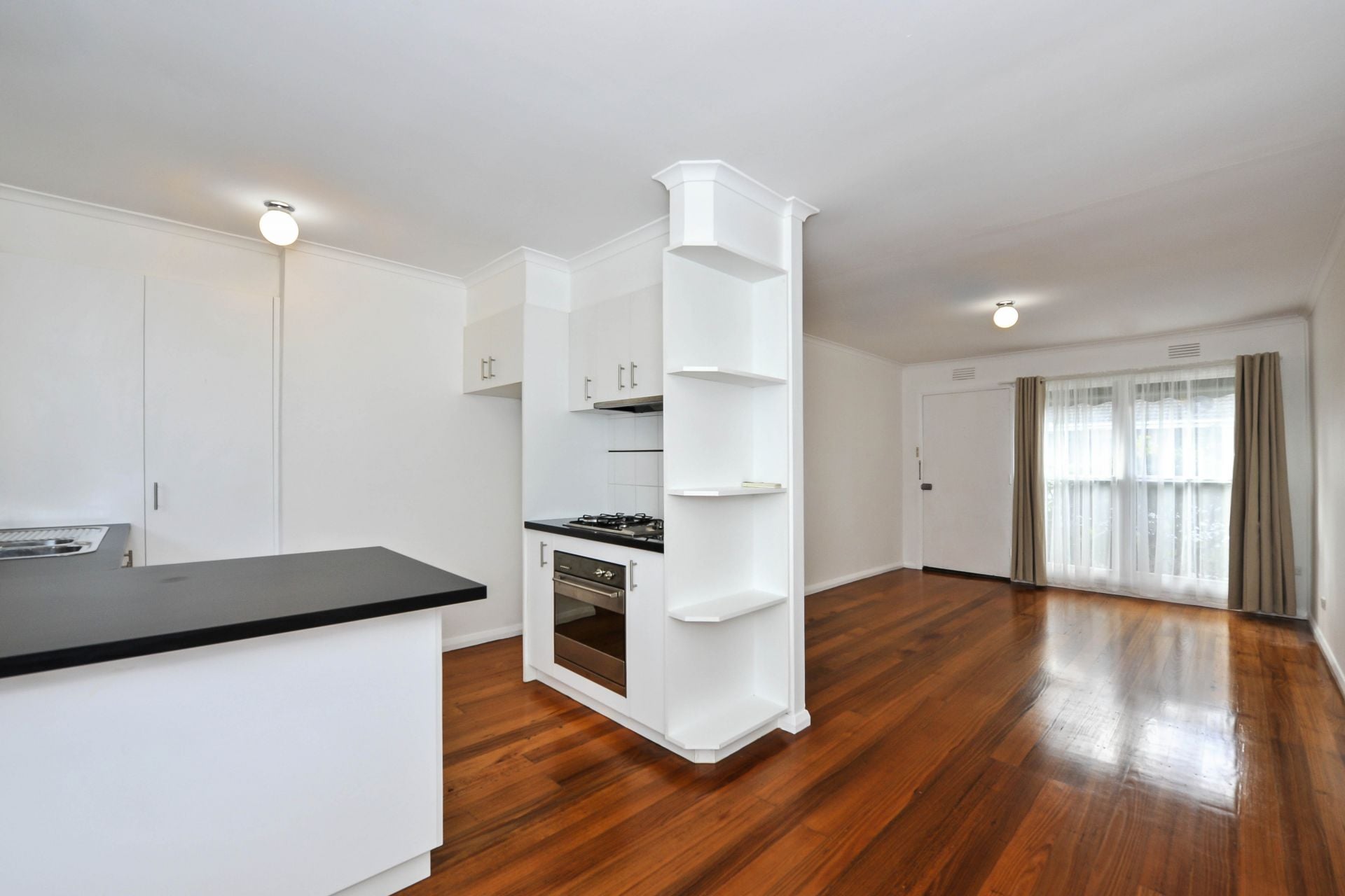RENOVATED ONE BEDROOM UNIT