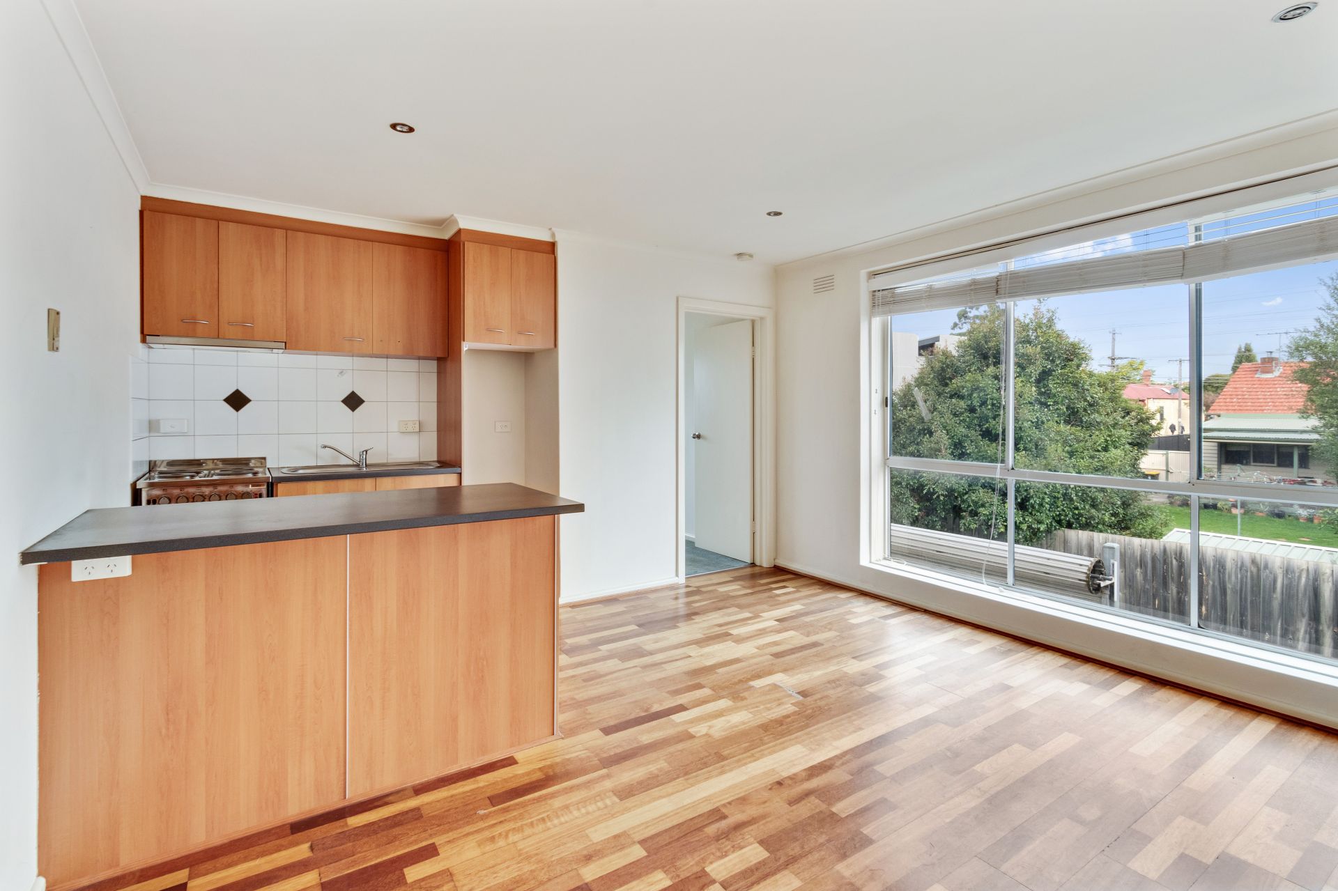 REFURBISHED 1 BEDROOM IN THE PERFECT LOCATION