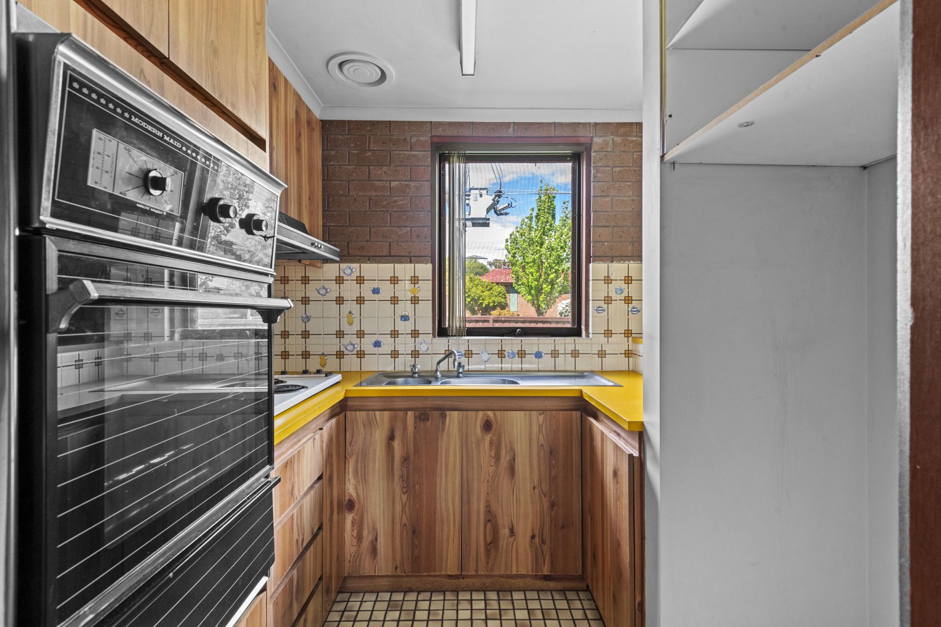 1-bedroom unit in the heart of Bundoora!