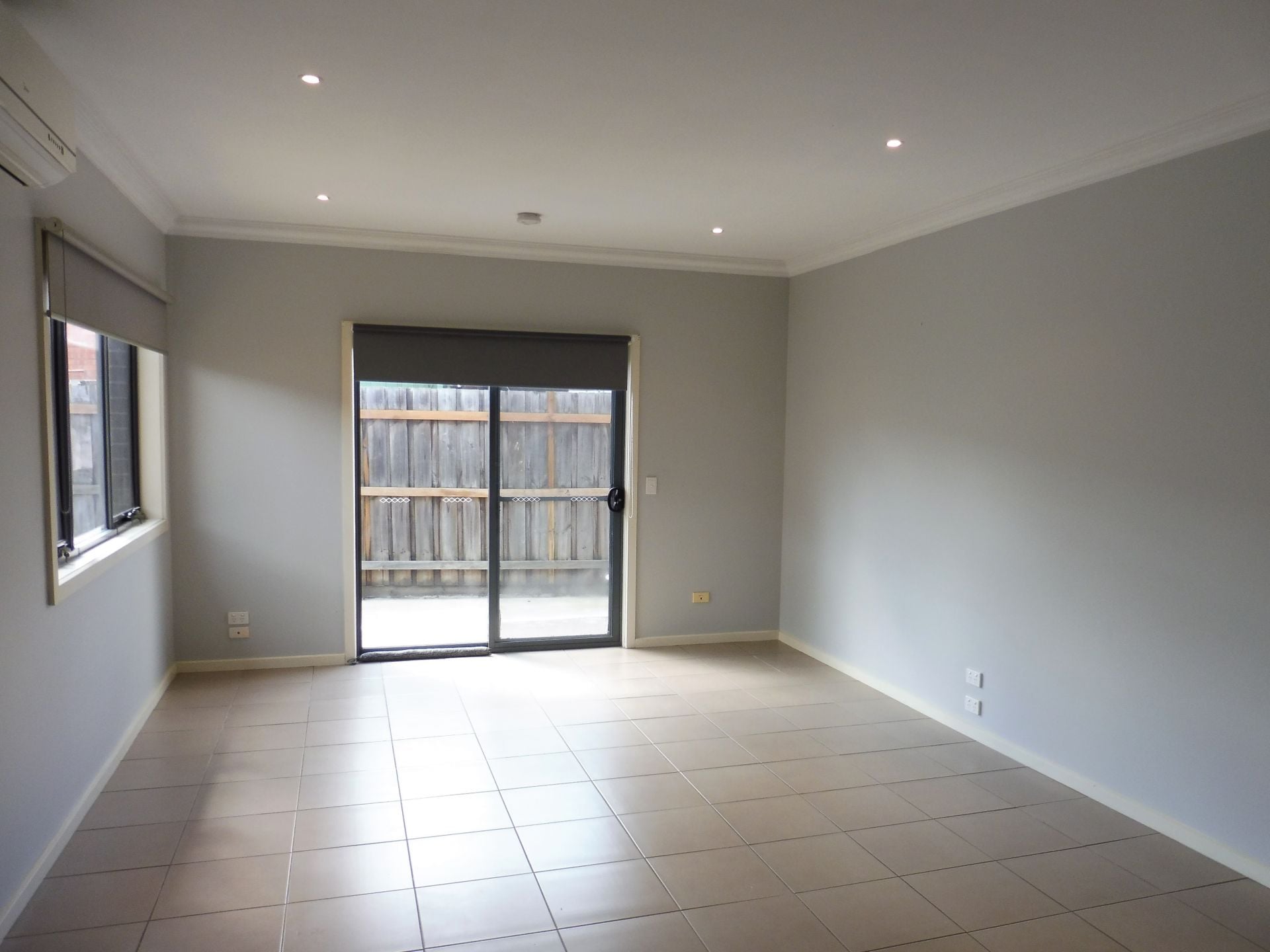 LOW MAINTENANCE 2 BEDROOM UNIT