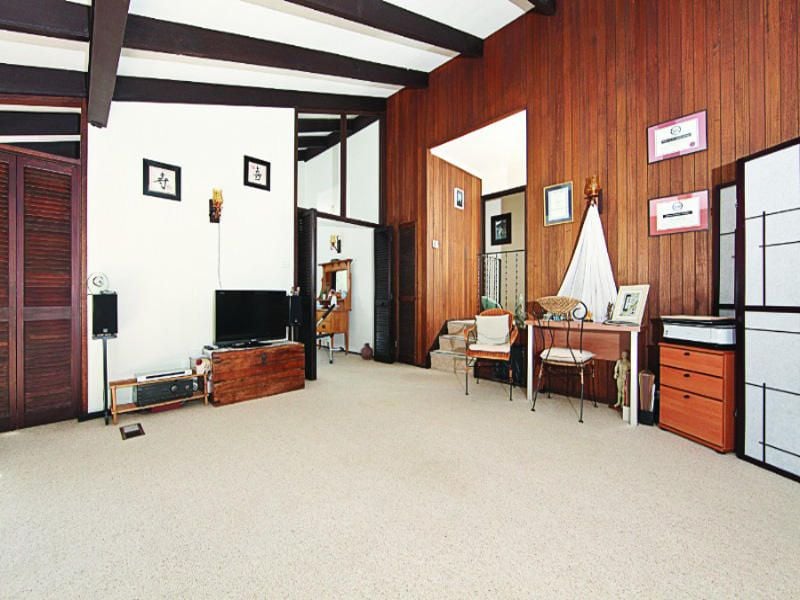 19 Martens Crescent, Weston - Thumbnail 6