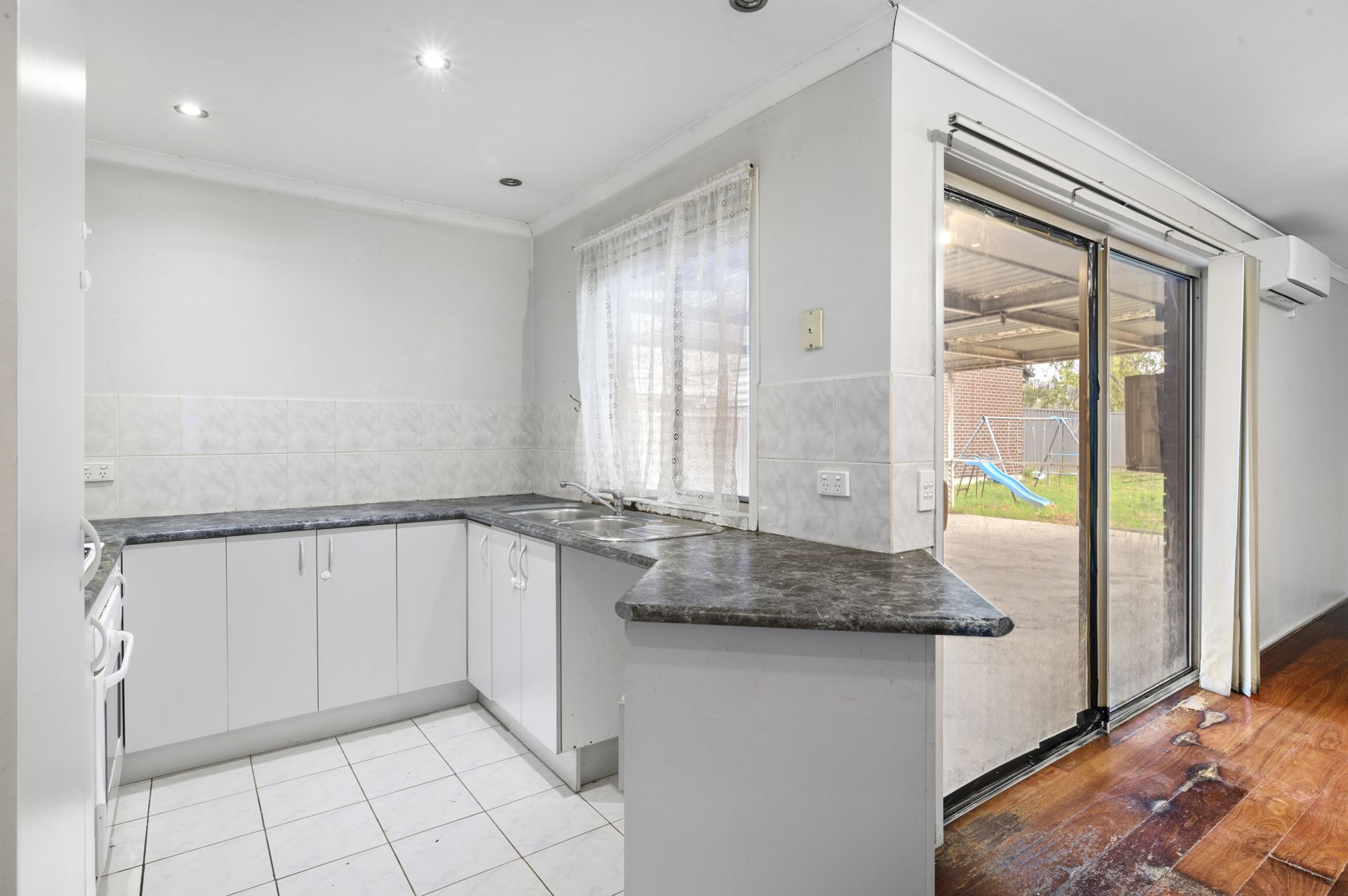 RENOVATE OR RE DEVELOP IN THE THE PARKLANDS ESTATE
