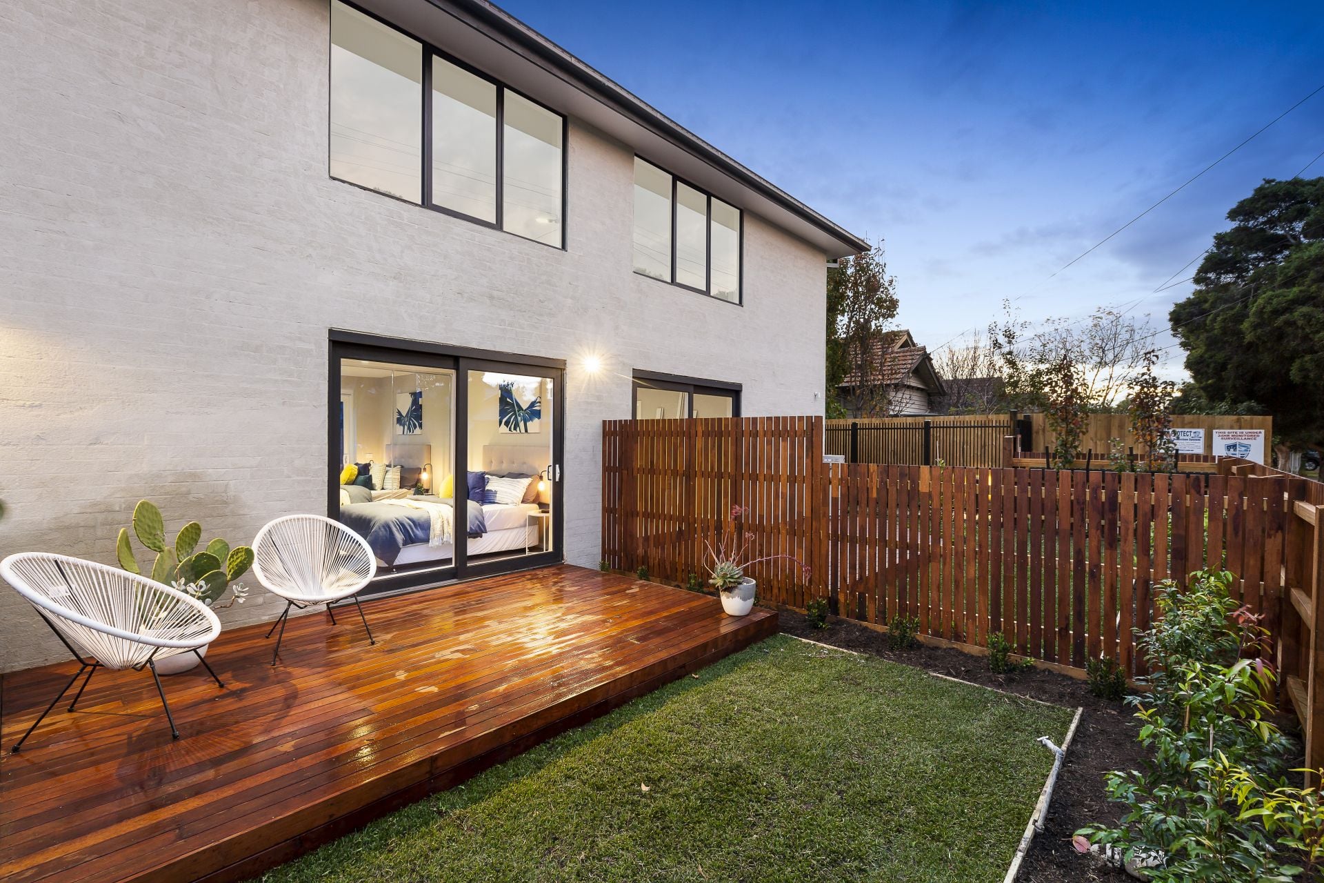 Simply Stunning - Additional Study & Courtyard