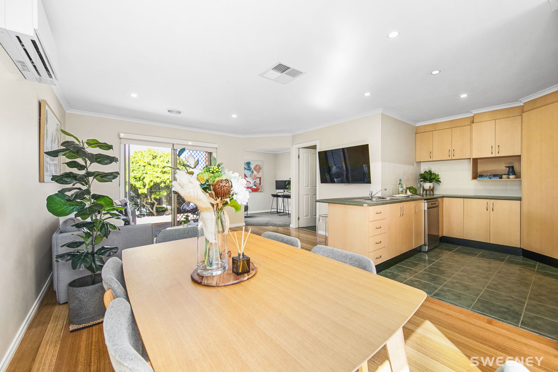 22 Roach Drive, Altona Meadows - Thumbnail 4