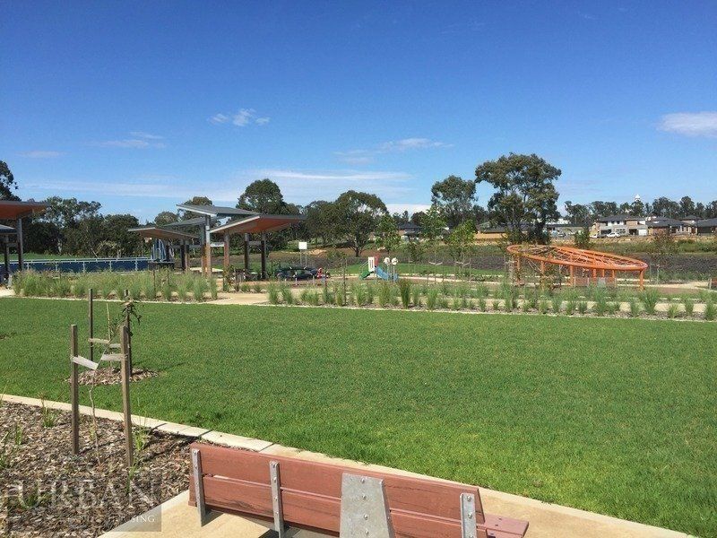 Colebee 5 Sugarloaf Crescent