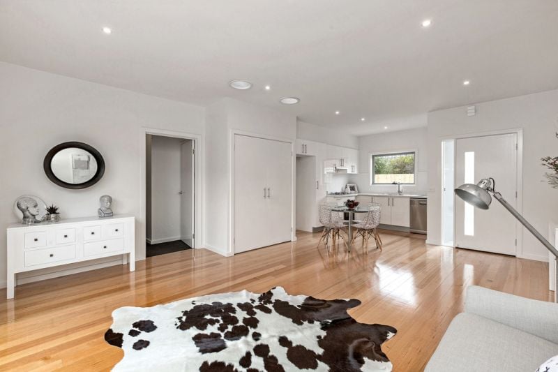 3/10 Clarendon Parade, West Footscray - Thumbnail 2