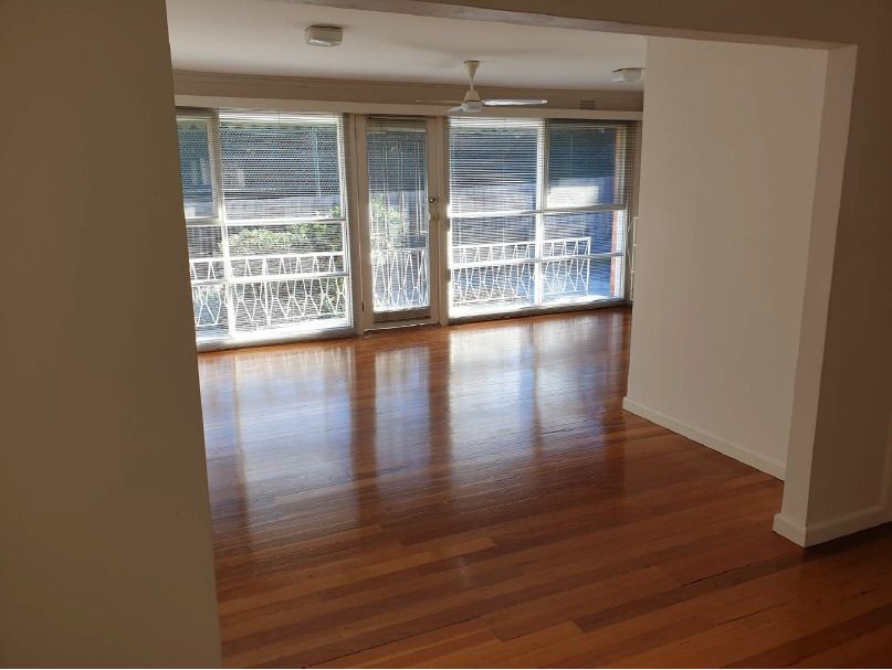 **ONE WEEK RENT FREE**