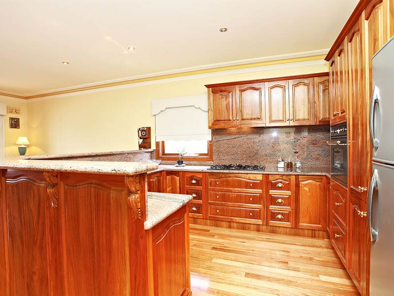 9 Yendon Close, Caroline Springs - Thumbnail 3