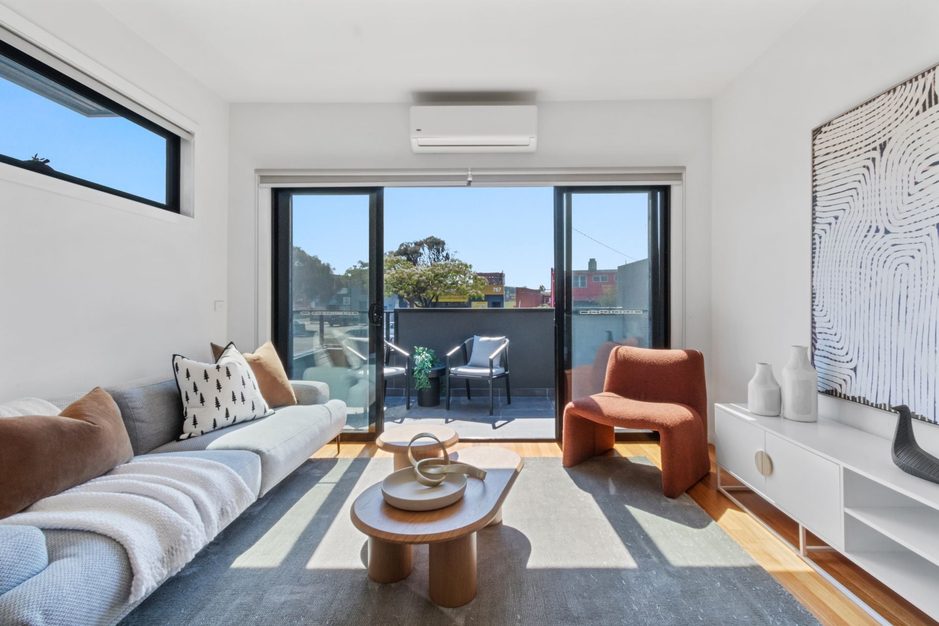 Contemporary Living In A Well-Connected Neighbourhood