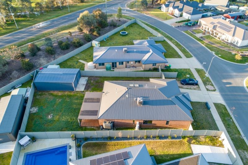 121 Cambridge Drive Thurgoona NSW, Thurgoona - Thumbnail 2