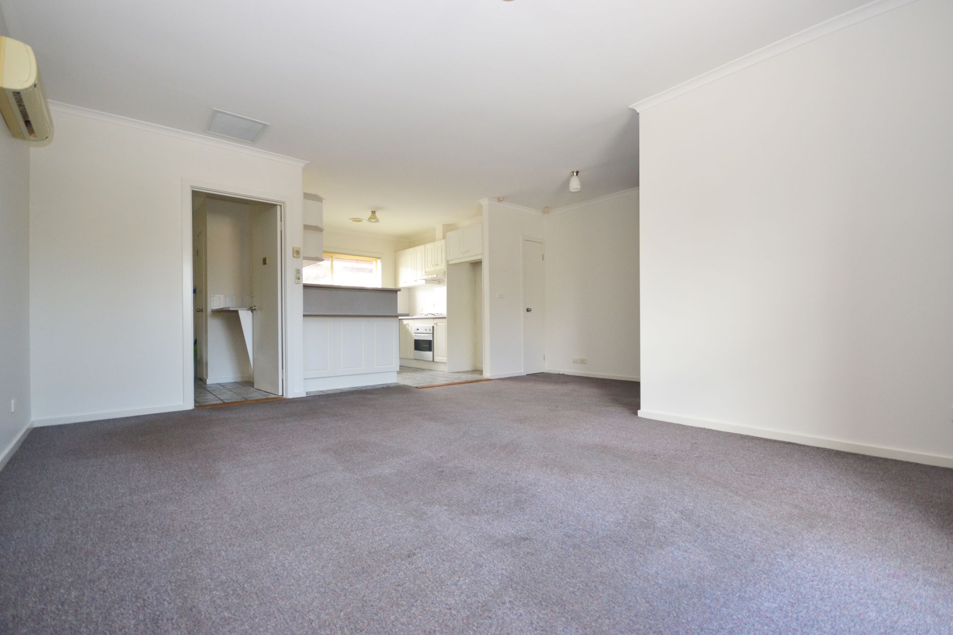 SPACIOUS & QUIET LIVING