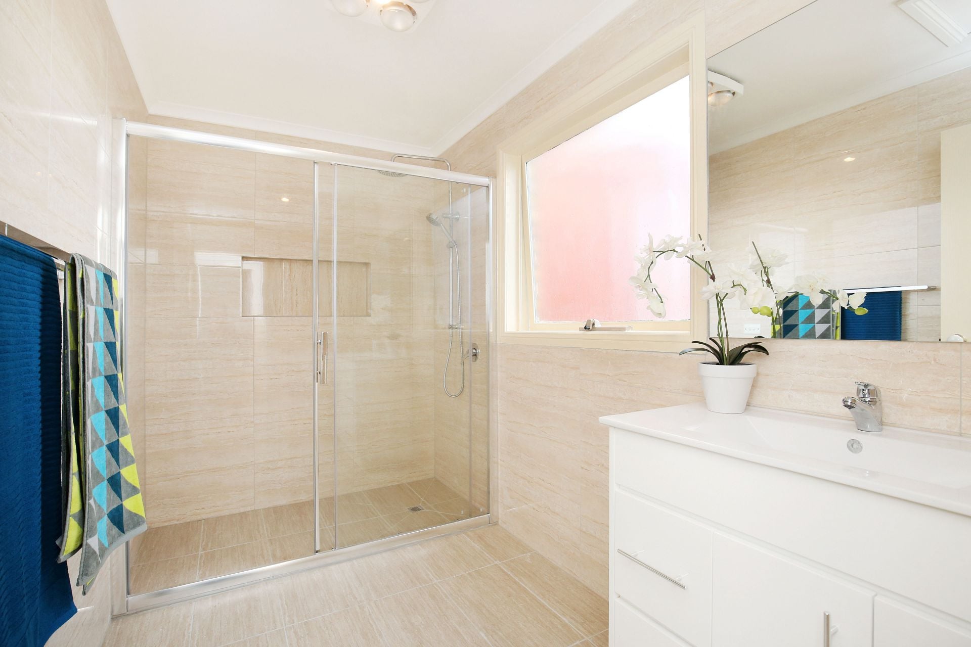 Convenient, Comfortable & Close To Everything