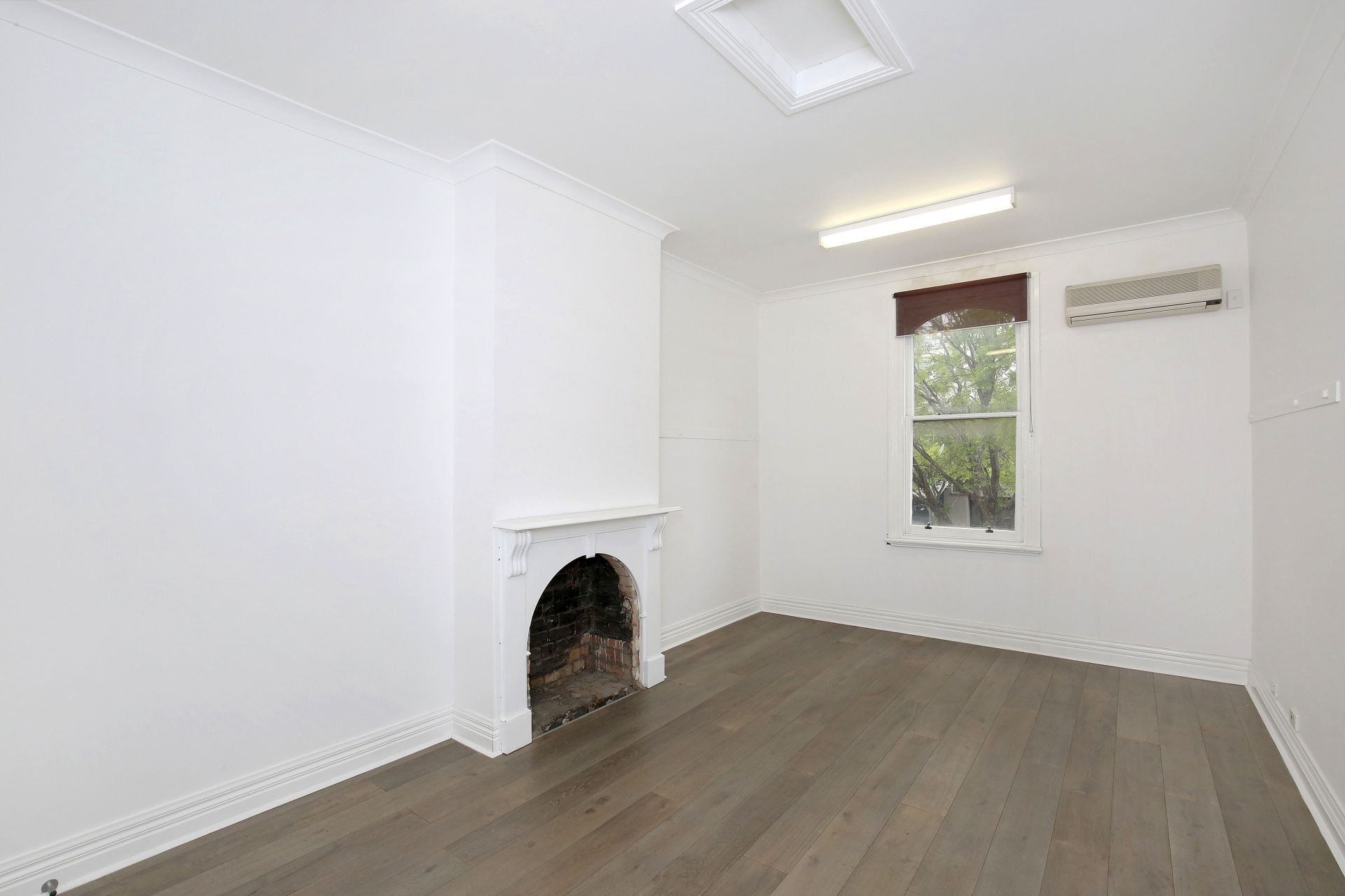 OPEN WED 12:30-1PM & SAT 9-9:30AM INSPECT VIA LALOR STREET
IN THE HEART OF BAY STREET
