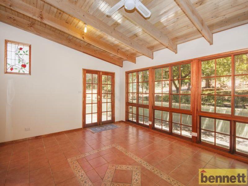 140 Lieutenant Bowen Road, Bowen Mountain - Thumbnail 4