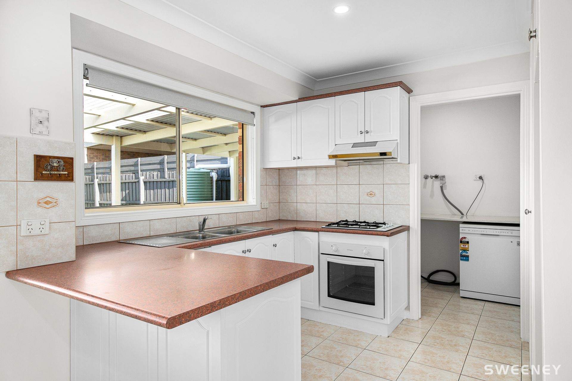 18 Macneil Drive, Altona Meadows - Thumbnail 4