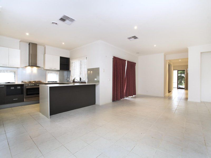 40 Olsen Retreat, Caroline Springs - Thumbnail 4