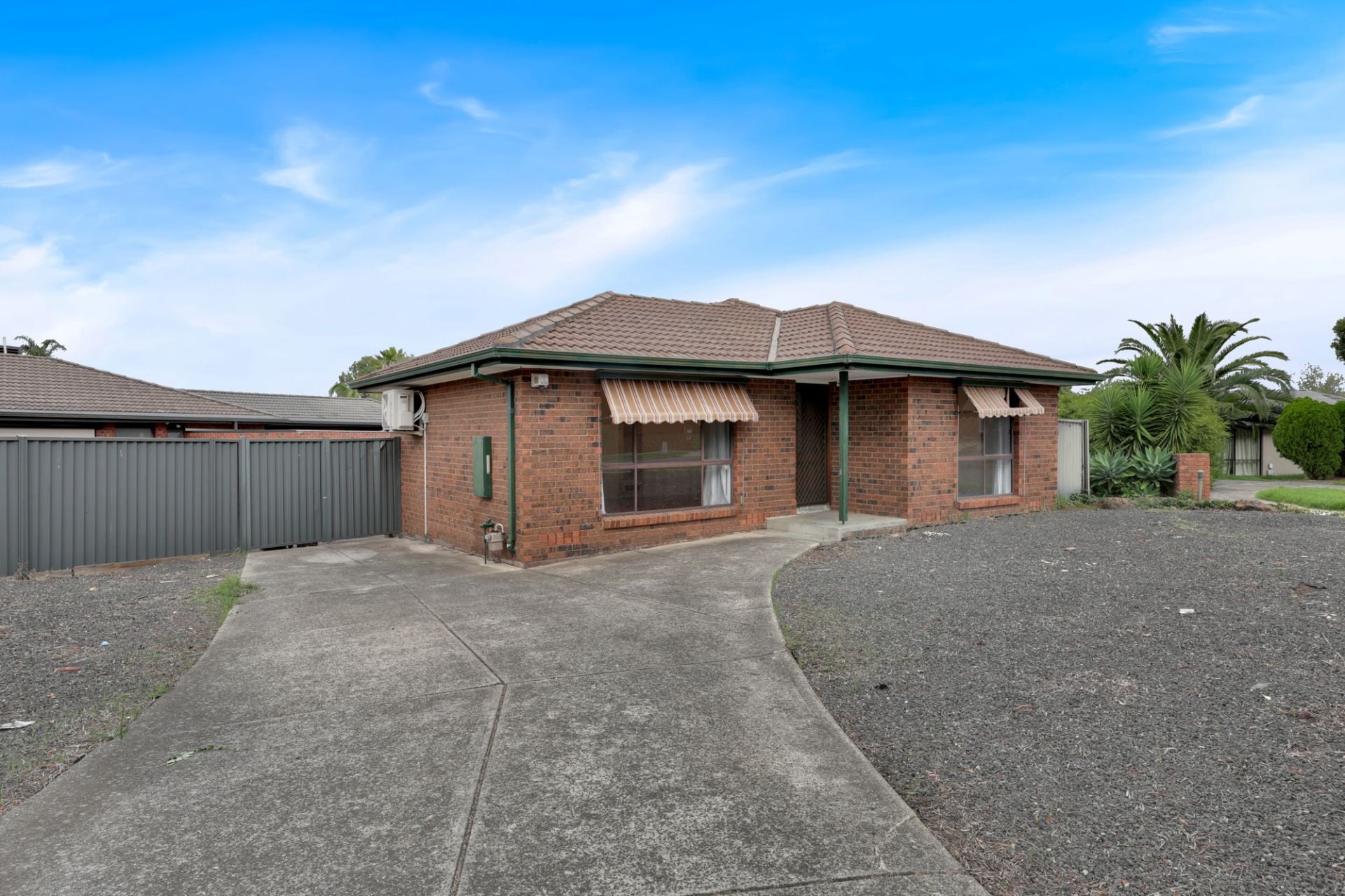 YOU WON'T BEAT THIS FOR VALUE !!! (GARDENER INCLUDED)