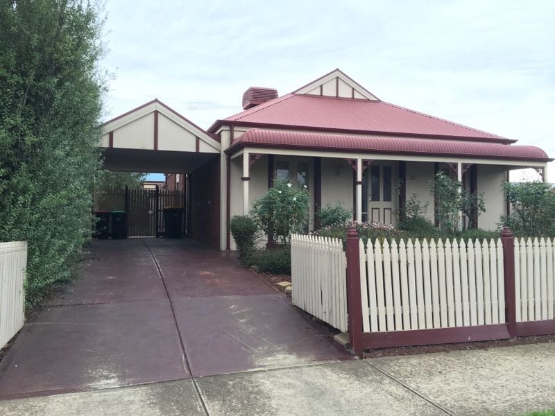 25 Herrington Turn, Caroline Springs - Thumbnail 2