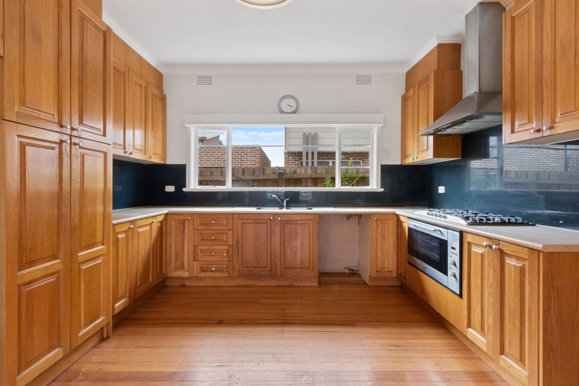 SPACIOUS FAMILY HOME IN PRIME LOCATION