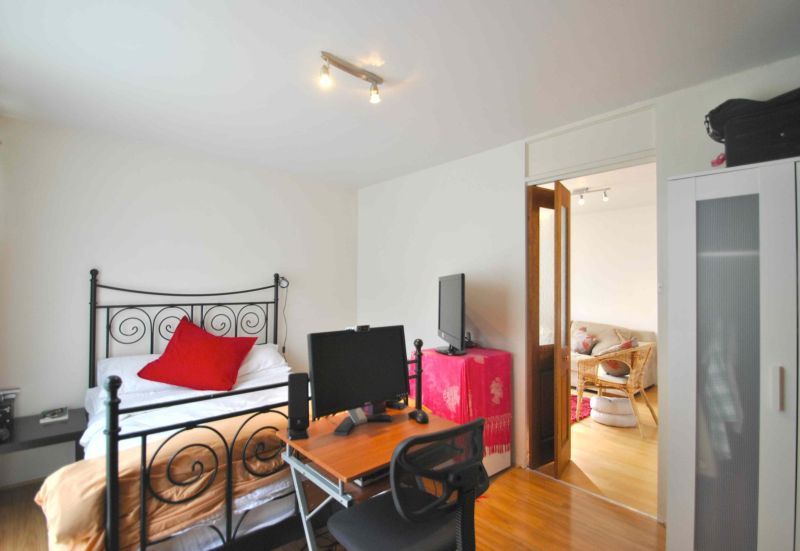 1/18 Park Crescent, Caulfield North - Thumbnail 4