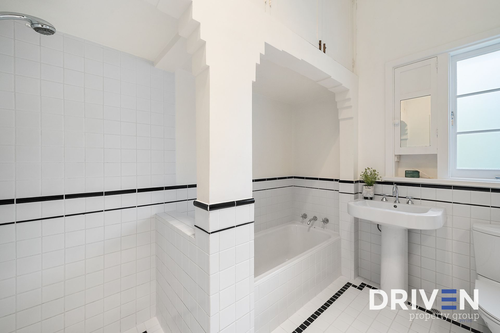 Real Estate For Sale 30 Dumbarton Crescent Menora , WA