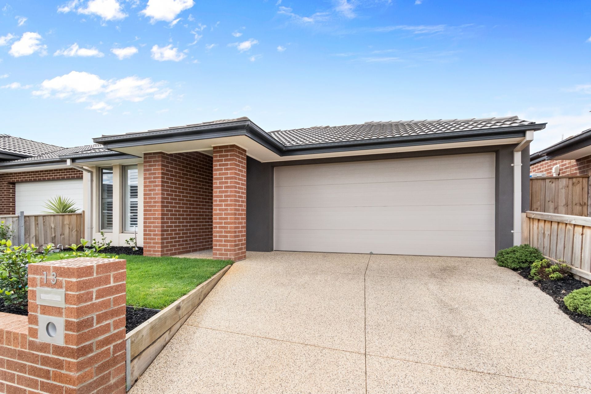 Modern family home, convenient Location & comfortable lifestyle!!!