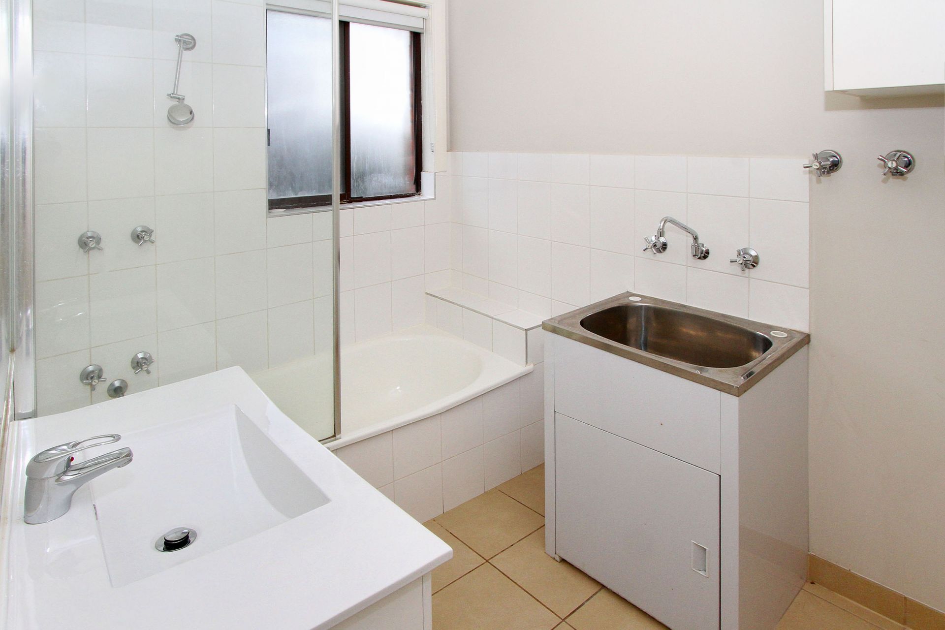 PERFECTLY LOCATED & PERFECTLY PRICED!  *SHORT TERM LEASE ONLY*