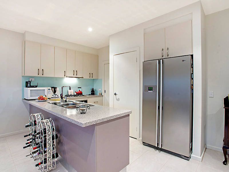 2/25 Rayner Street, Altona - Thumbnail 3