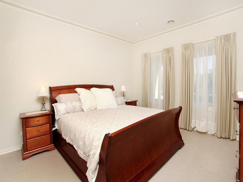 9 Dunstall Gardens, Caroline Springs - Thumbnail 7