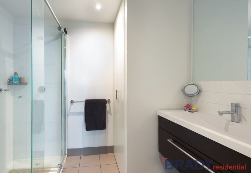 1301/109 Clarendon Street SOUTHBANK VIC, Southbank - Thumbnail 4