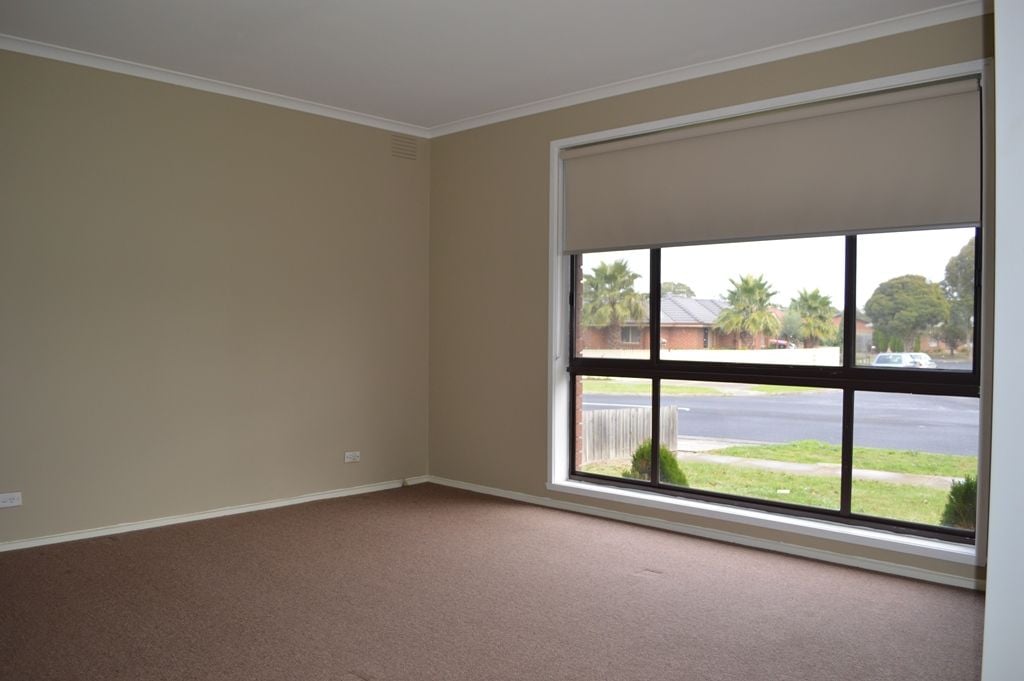 OUTSTANDING LOCATION     *Insp Sat 16th May @ 9:55am & Wed 20th May @ 4:40pm*