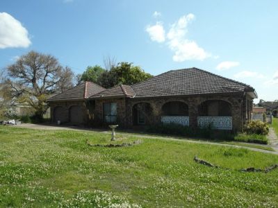 325 Fowler Road, Illawong