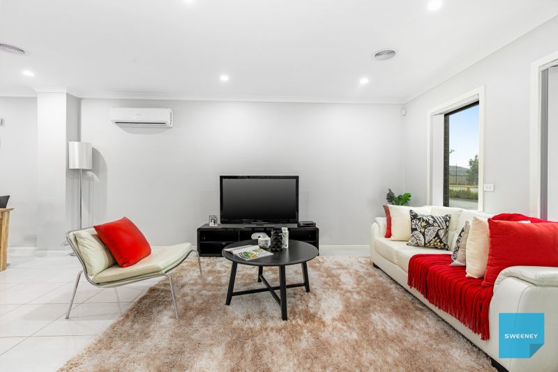 115 Enterprise Circuit, Fraser Rise - Thumbnail 3