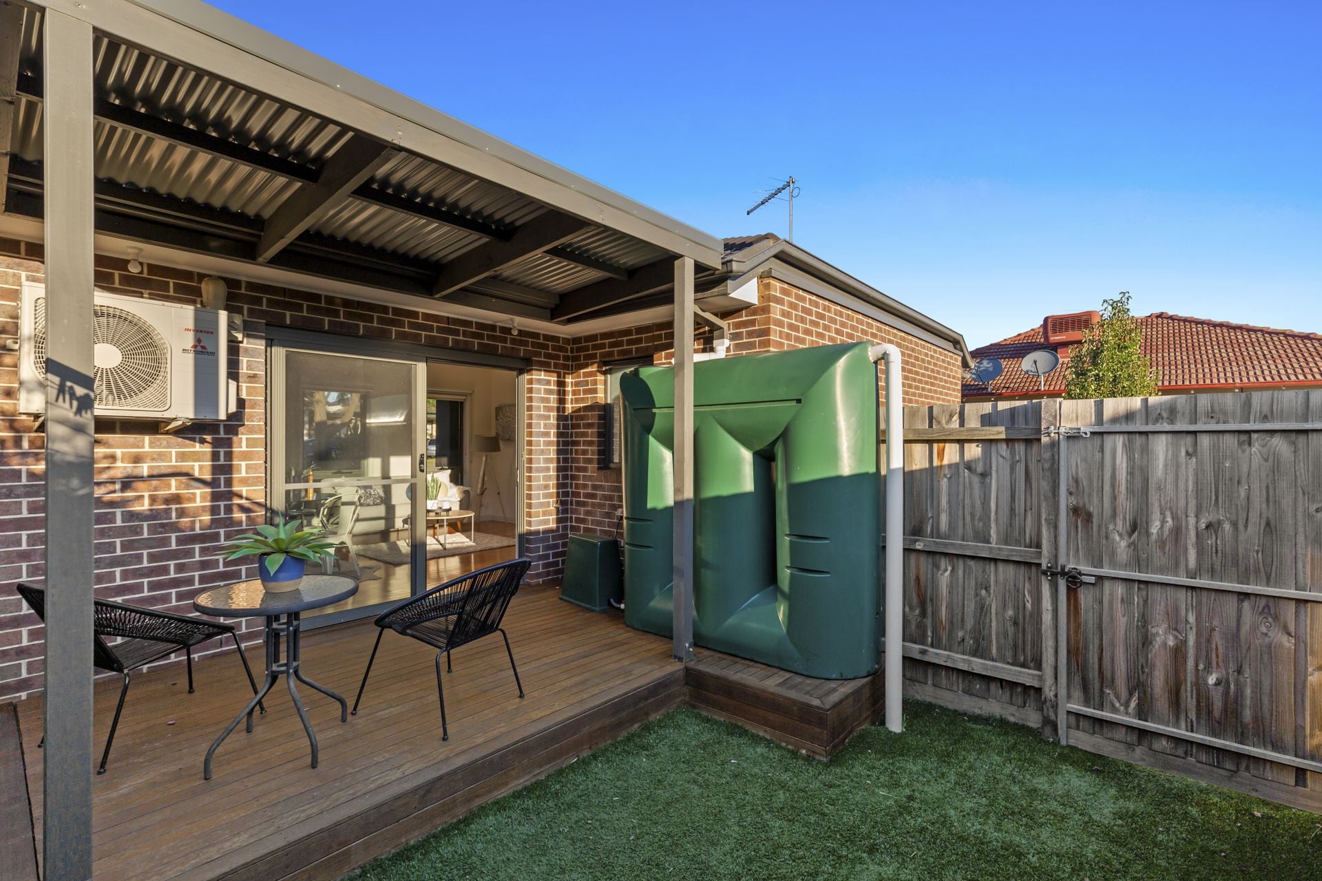 BOUTIQUE LIVING - STREET FRONTAGE