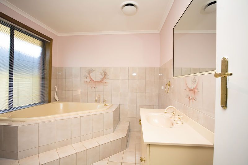 14 Batman Street, Altona Meadows - Thumbnail 3