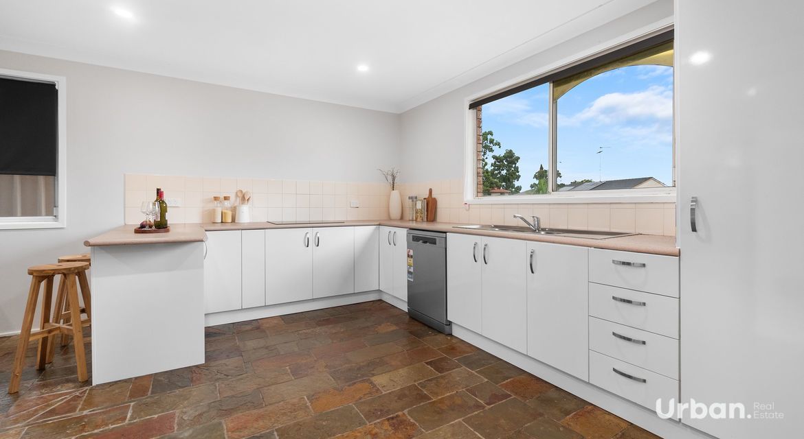 Mcgraths Hill 14 Andrew Thompson Drive