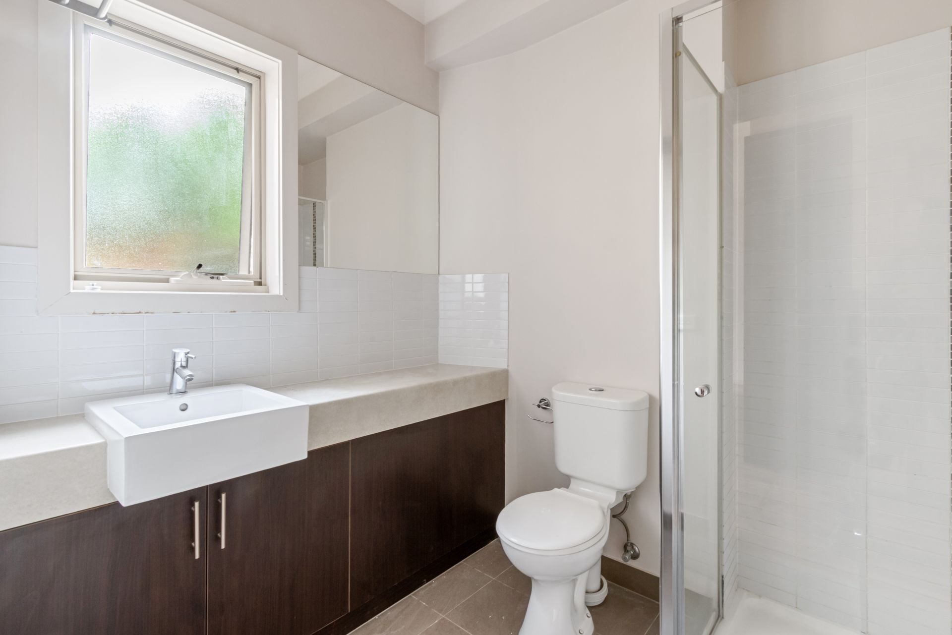 Modern 2 Bedroom Unit!