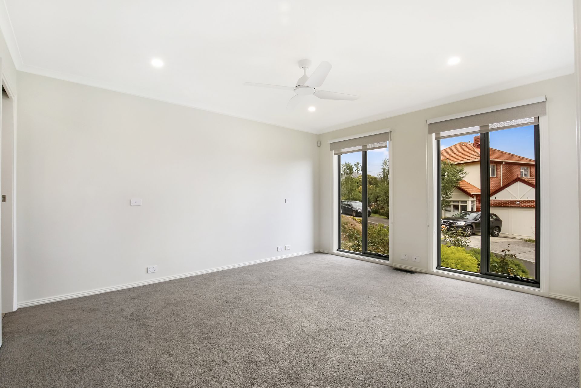 **APPLICATION APPROVED - 11/01/2022**Executive Family Luxury Living in Ivanhoe**
